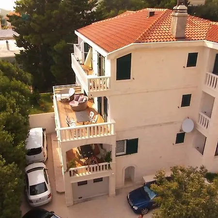 Ana Apartment *