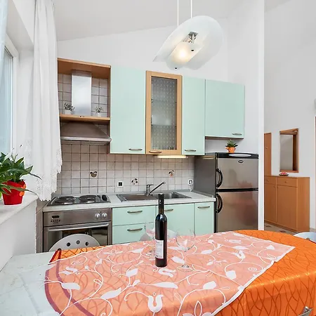 Apartment Ana *