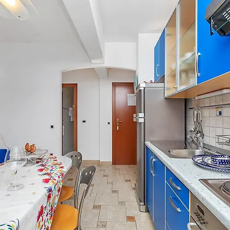 Ana Apartment *
