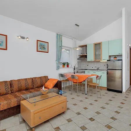 Ana Apartment *